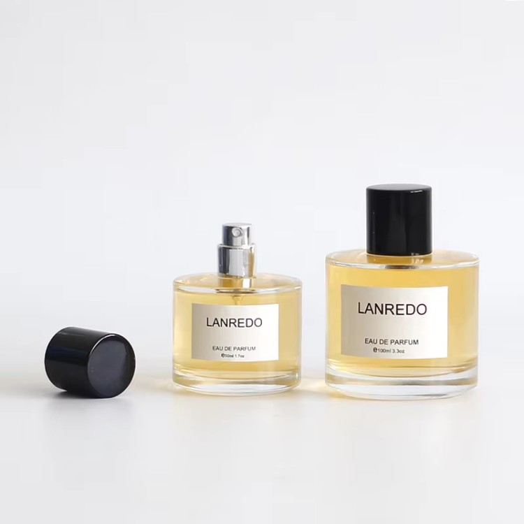 جولة زجاجة رذاذ الزجاج مع زجاجة عطر غطاء خشبي